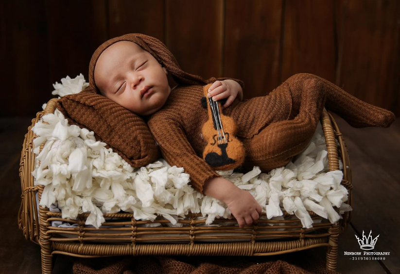 Akllyl Minimalist Photography Studio